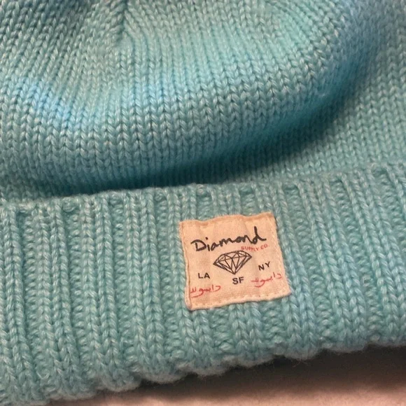 Set of 2 hats. - Picture 2 of 3